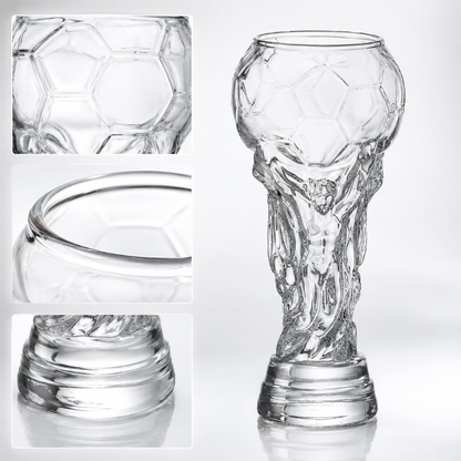 Der WM-Pokal als Bierglas
